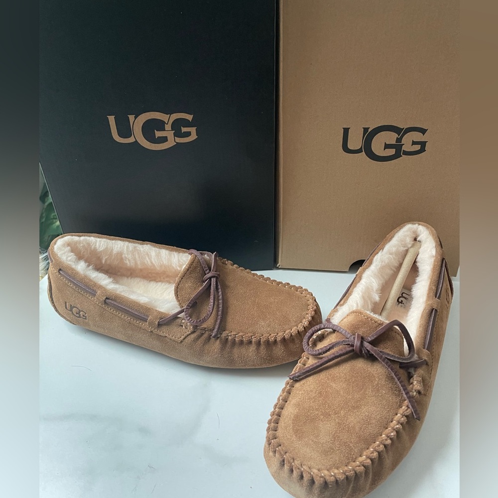 UGG Women's Dakota Moccasin Slippers